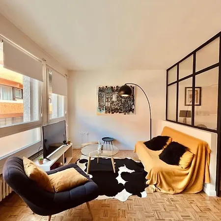 Apartment T2 Renove Proche Centre / Gare *